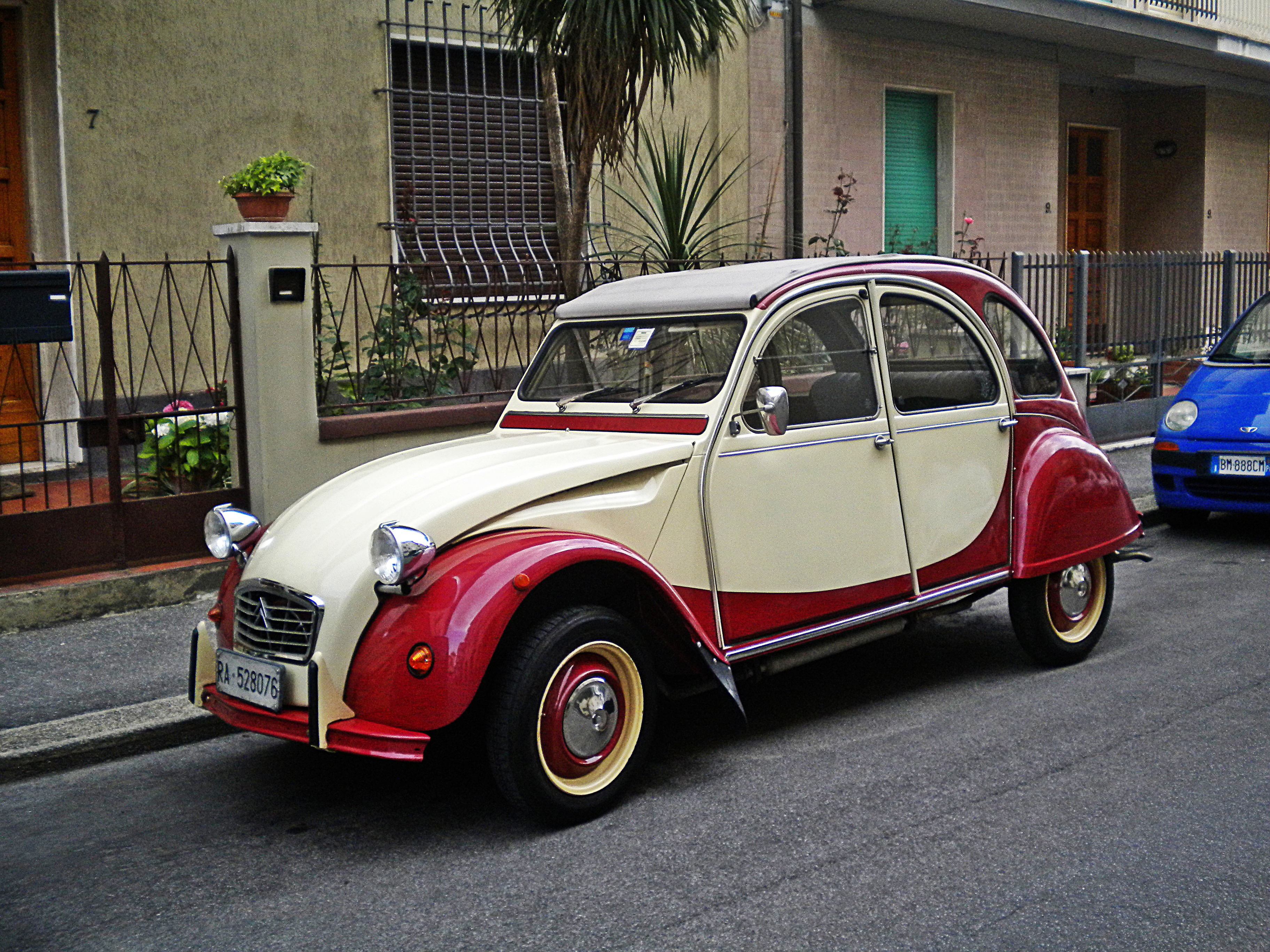 Citroen_2CV_Mezzana Citroen_2CV_Mezzana